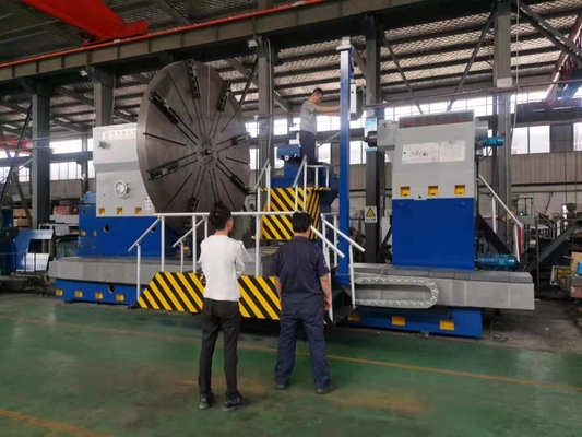 4 Guide Rails Horizontal Lathe Machine Conventional For Turning Shaft